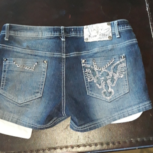 Womens jean shorts - Picture 2 of 2